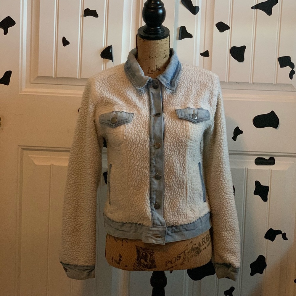 wool outside, t-shirt material on inside, silky sleeves